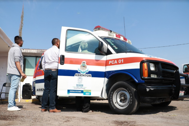 Se entregaron 2 vehículos en comodato a coordinaciones municipales de Protección Civil