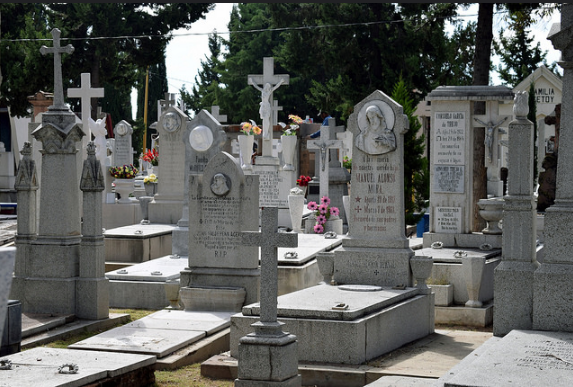 Ofrecen descuentos en multas y recargos de panteones municipales