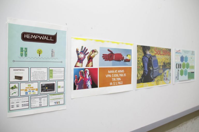 Estudiantes de la UAA exponen proyectos susceptibles de inversión