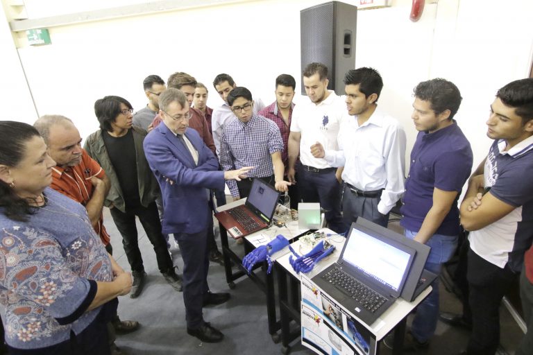 Llevan a cabo la Muestra de Carteles Morfológicos y Material Didáctico de la UAA