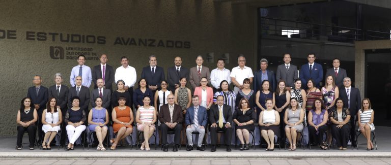 Reconocen a personal administrativo por su trayectoria en la Autónoma