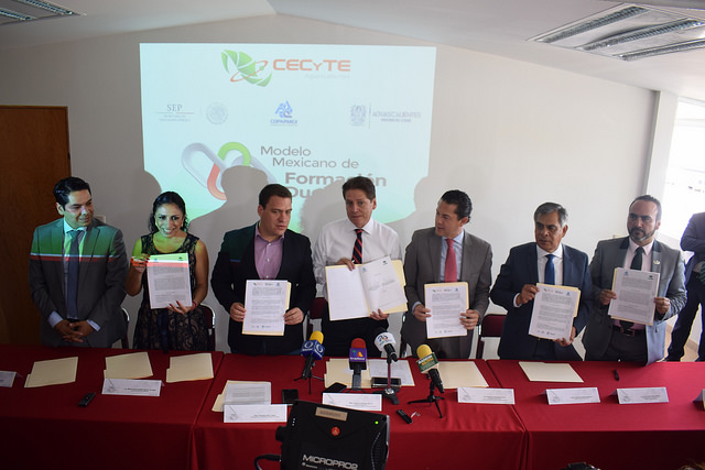 Formarán en empresas a alumnos de Cecytea y Conalep