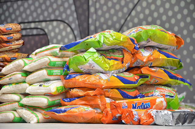 Entregan apoyos alimenticios a asociaciones civiles