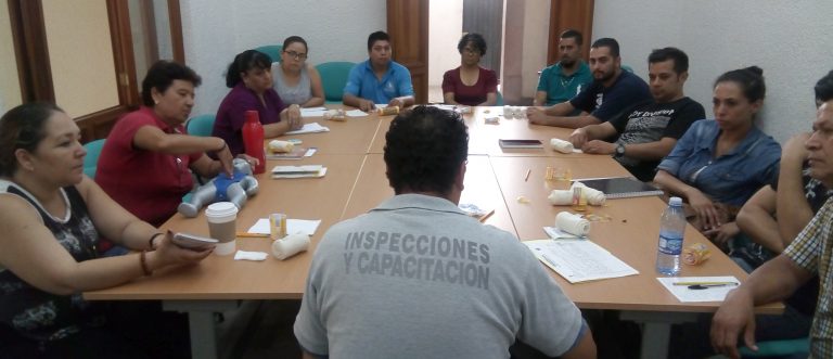 Capacitan en primeros auxilios a personal de la biblioteca Jaime Torres Bodet