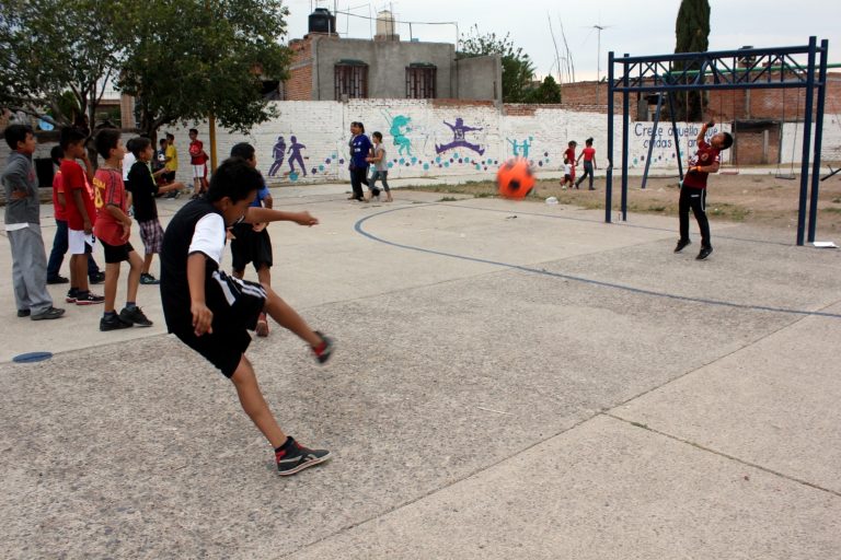 Inicia el torneo de futbol Formando Campeones