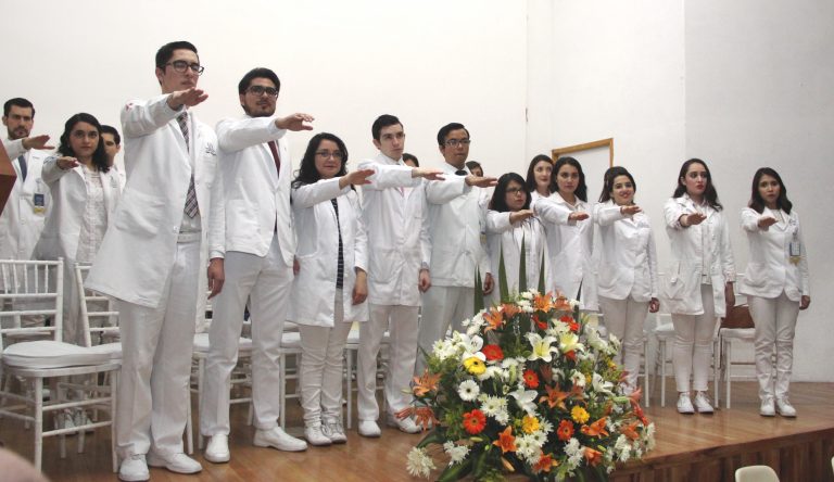 Egresan 29 médicos de pregrado del Centenario Hospital Miguel Hidalgo