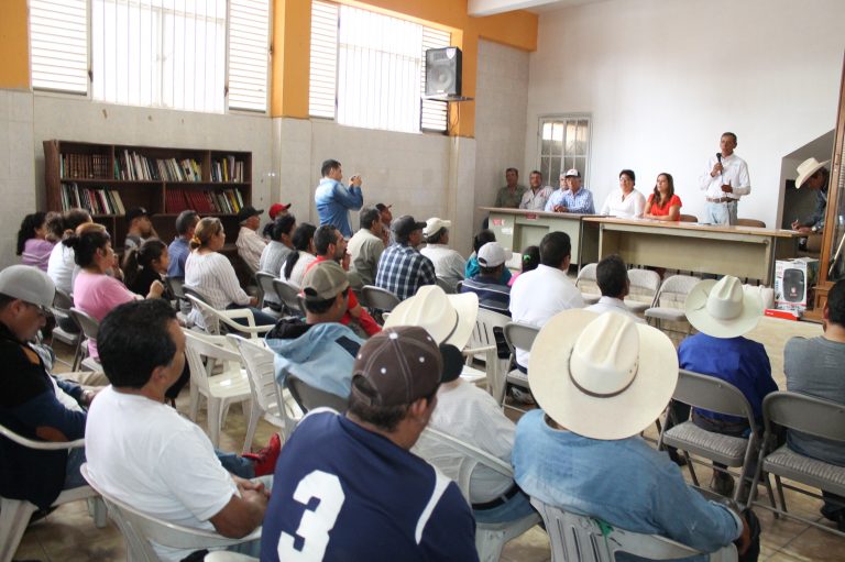 Entregan 290 títulos de propiedad en Cosío