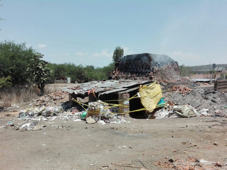 Clausuran ladrillera por usar combustibles prohibidos