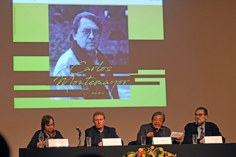 Recuerdan a Carlos Montemayor en Bellas Artes