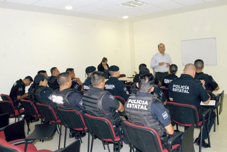 Policía estatal participa en curso contra el narcotráfico de la Embajada Francesa