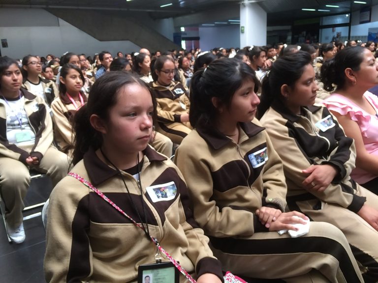 Niñas tienen las mismas capacidades en ciencia, tecnología, ingeniería y matemáticas