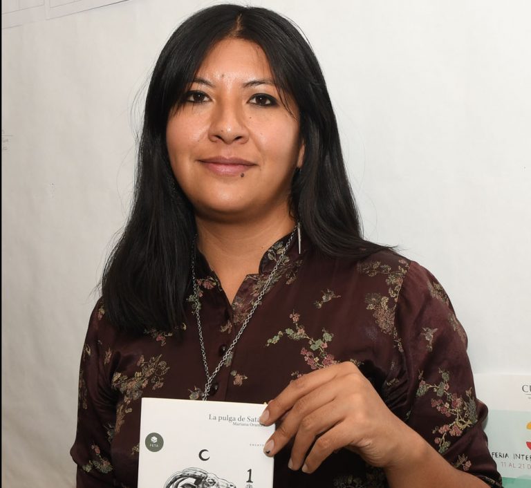 Mariana Orantes mezcla reflexión y entretenimiento en su libro La pulga de Satán
