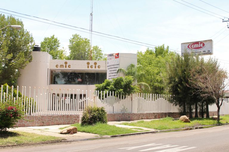 Se reúne gobernador con la CMIC