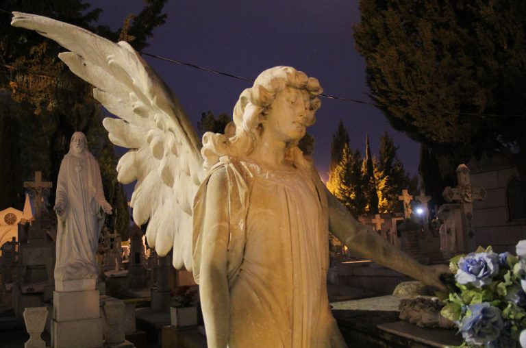 Buscan consolidar la cultura de los panteones