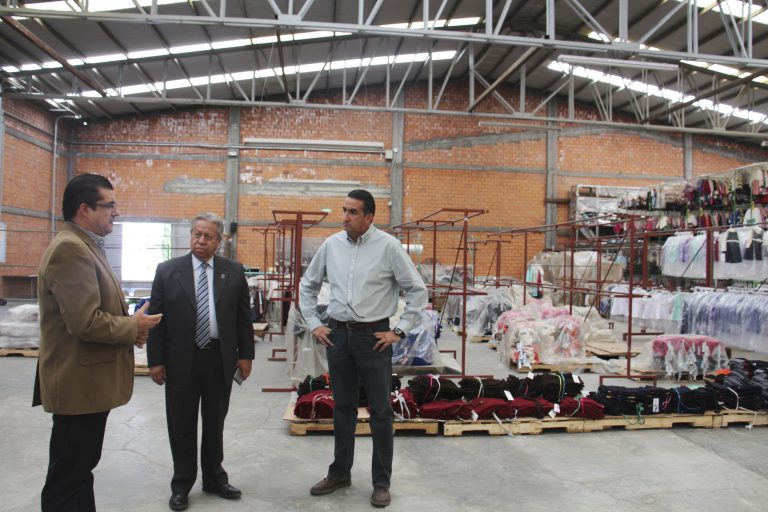 Buscan fortalecer al sector textil y de la confección