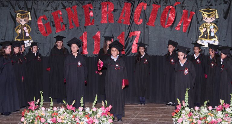 Fin de cursos en la escuela normal José Santos Valdéz