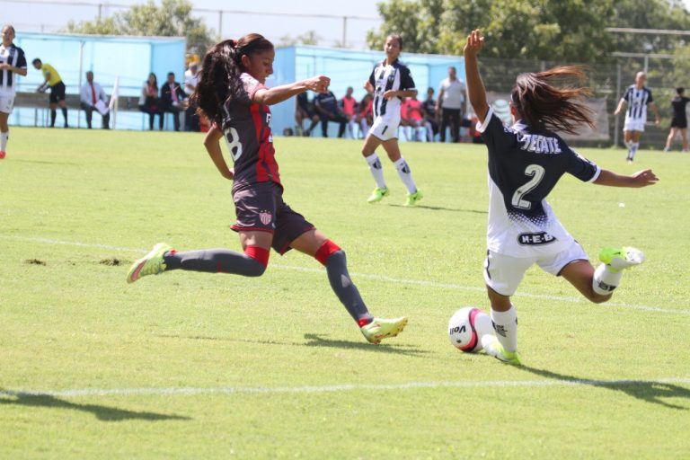 Centellas caen ante Rayadas en la primera fecha de la liga MX femenil