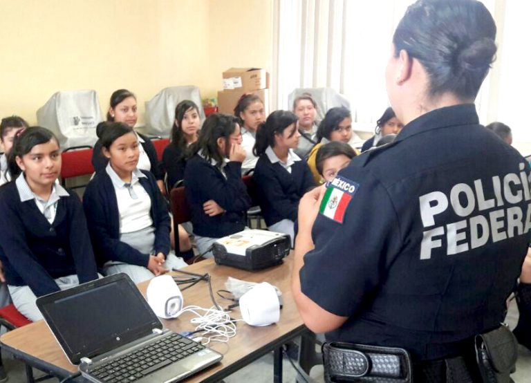 Imparten cursos de prevención del delito y denuncia oportuna en escuelas de la capital
