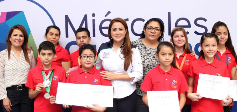 Obtienen estudiantes de primaria plata y bronce en Olimpiada de Matemáticas