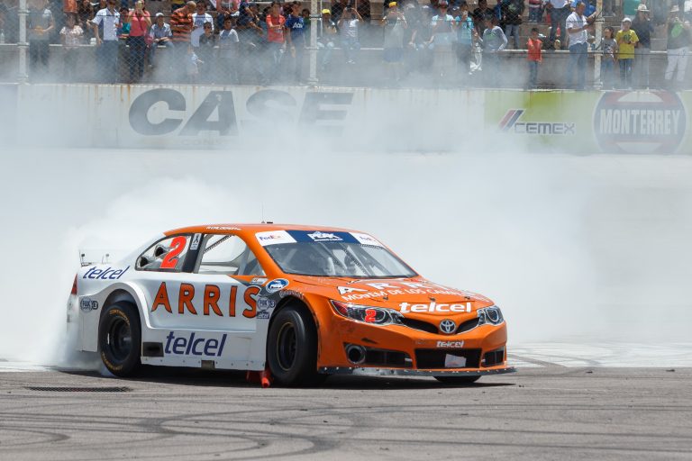 Triunfo del piloto Abraham Calderón en Aguascalientes