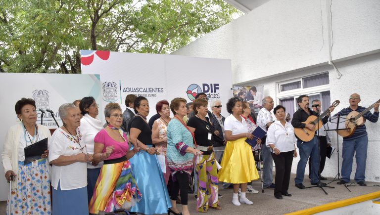 Festejan a adultos mayores con el evento El Valor de los Años