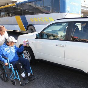 15963074117_d794408008_z