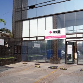 18719873681_200c8eacfb_z