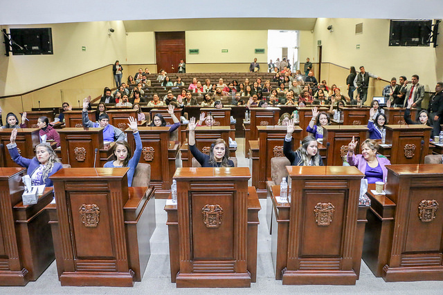 Necesaria, la participación equitativa de las mujeres para decidir las leyes