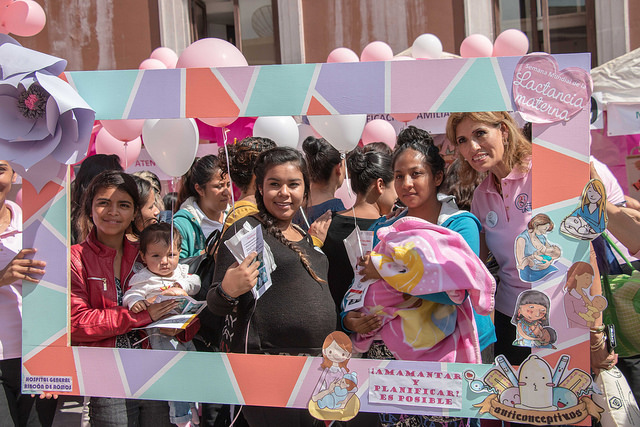 Experiencias exitosas de mujeres que amamantan dependen mucho del apoyo de sus familias