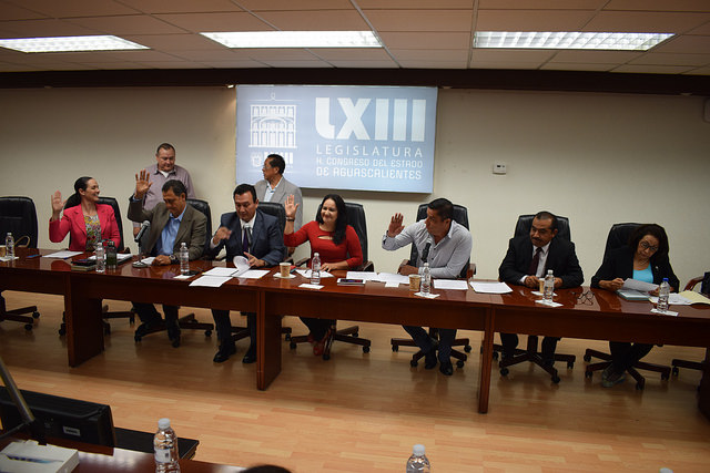 Presentan en la diputación permanente dos iniciativas sobre educación