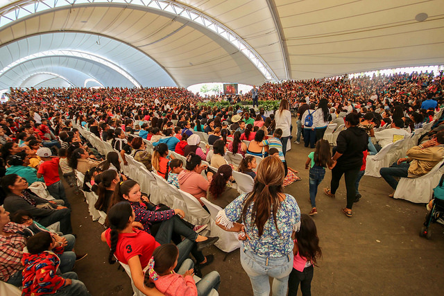 Otorgan 5 mil becas para estudiantes de preescolar a preparatoria