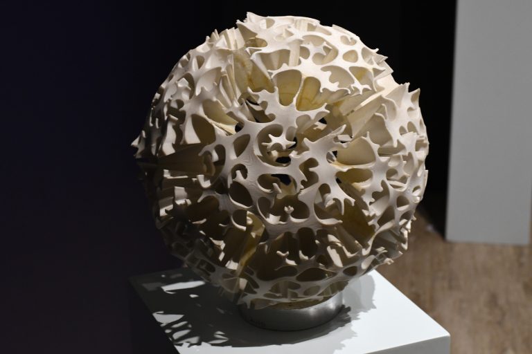 Celebra Yvonne Domenge su ingreso a la Academia de Artes