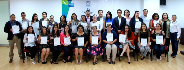 Entregan 25 plazas a docentes con funciones directivas y de supervisión