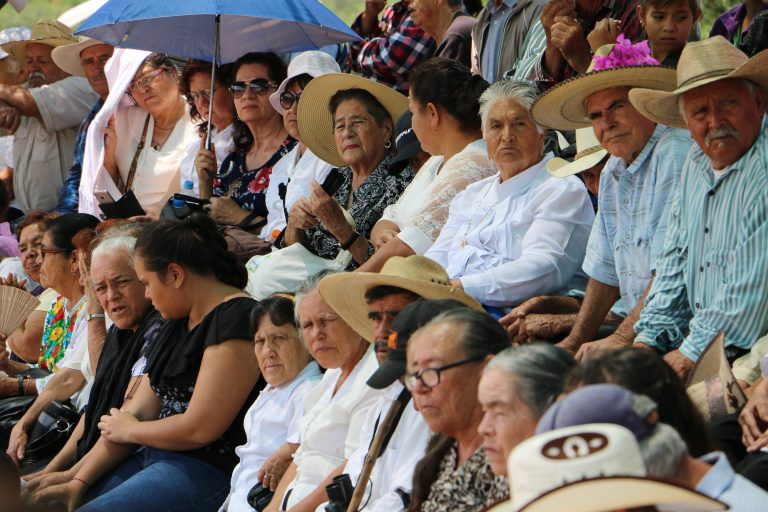 Reconocen a los adultos mayores en Calvillo