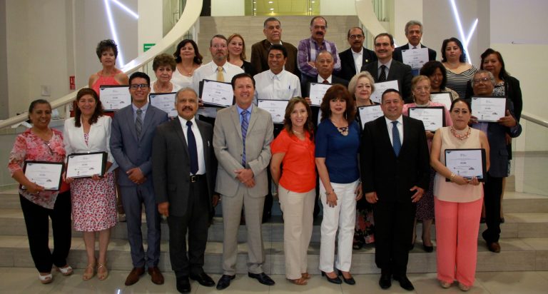 Capacitan a supervisores para mejorar la calidad de la educación