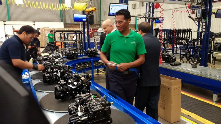 Mexicanos reducen tiempo de ensamble de motocicletas