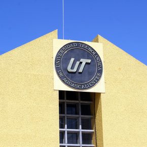 15808735042_3558899484_z