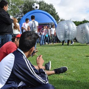 21496751695_9bf8f59c88_z