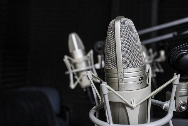 Rector de la UAA tomó protesta al primer consejo ciudadano de Radio Universidad