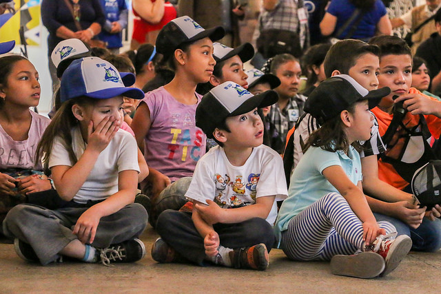 Impulsan a niños a emprender