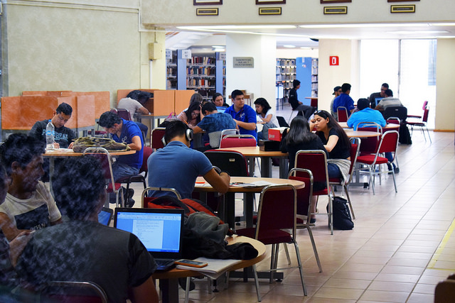 Para los jóvenes la enseñanza tradicional rompe con la creatividad