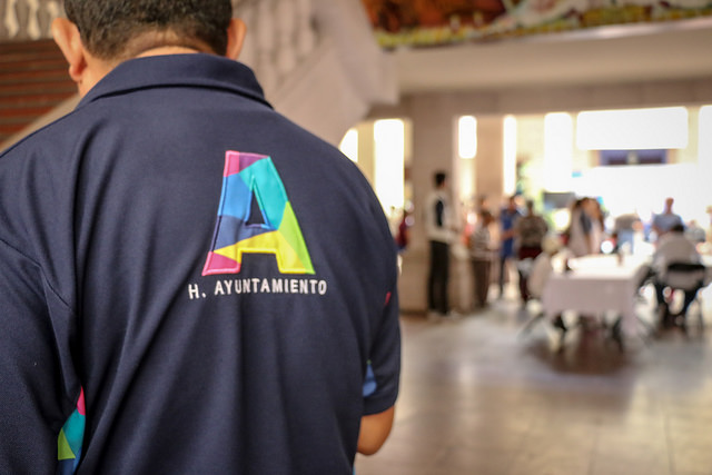 Aprueban ley para reducir gastos en imagen institucional