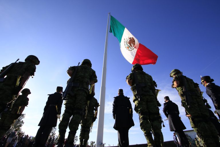 Honores a la Bandera en la Universidad Pedagógica Nacional Unidad 11 de Aguascalientes