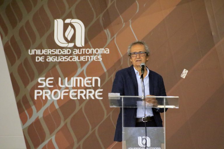 UAA promueve desarrollo de fármacos inteligentes y tecnología genómica para producir alimentos