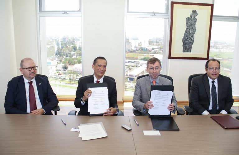 Colaboran UAA y UG en favor de eficiencia terminal y formación docente