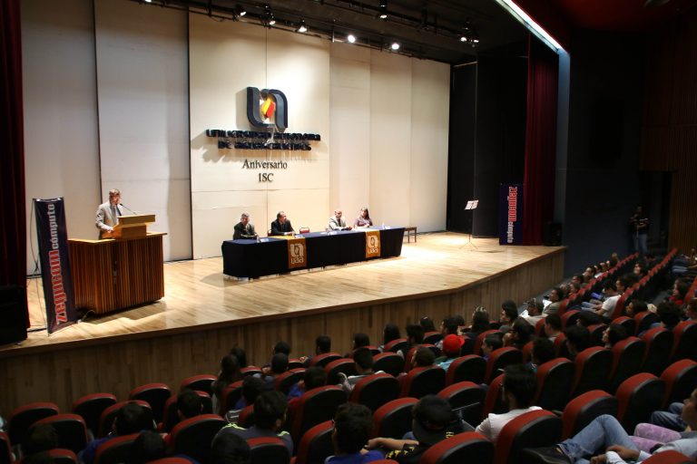 Cumple 35 años ingeniería en Sistemas Computacionales de la UAA