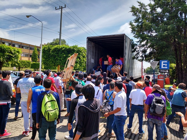 Llegan embarques de ayuda a Morelos con lo recolectado en la UAA