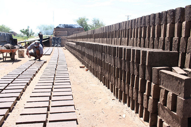 Supervisan actividad de ladrilleras en San Francisco de los Romo
