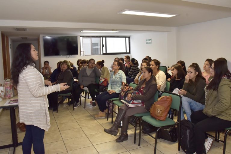 DIF estatal imparte pláticas con un enfoque preventivo