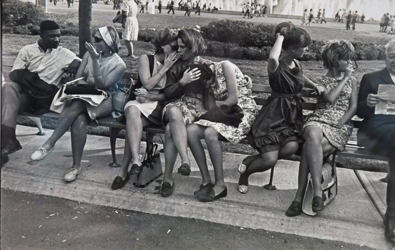 Garry Winogrand, el fotógrafo veloz de la liberación femenina